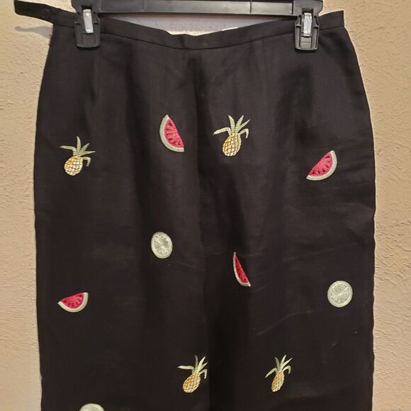 Talbots Crop Pants 8 Women's Irish Linen Black Embroidered Printed Fruit High - Picture 5 of 9